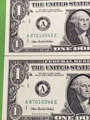 ERROR 2 Consecutive 2006 $1 DOLLAR HEAVY OVER INKING PRINTING ON NUMBER RARE！！！
